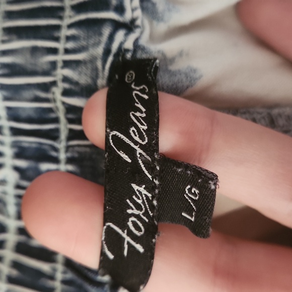 100% Acid Washed Lightweight Shorts - Picture 4 of 5